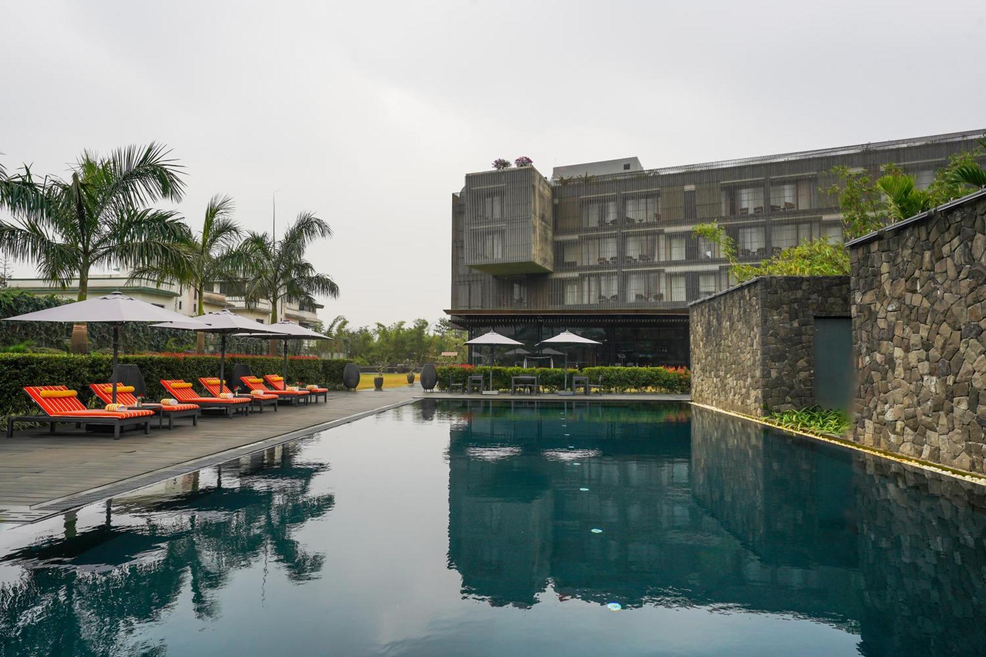 Radisson Resort And Spa Lonavala Exterior foto The Park, New Delhi